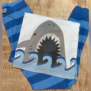 Hanna Andersson size 150 cm / kids size US 12 - Shark PJ’s - 100% organic cotton